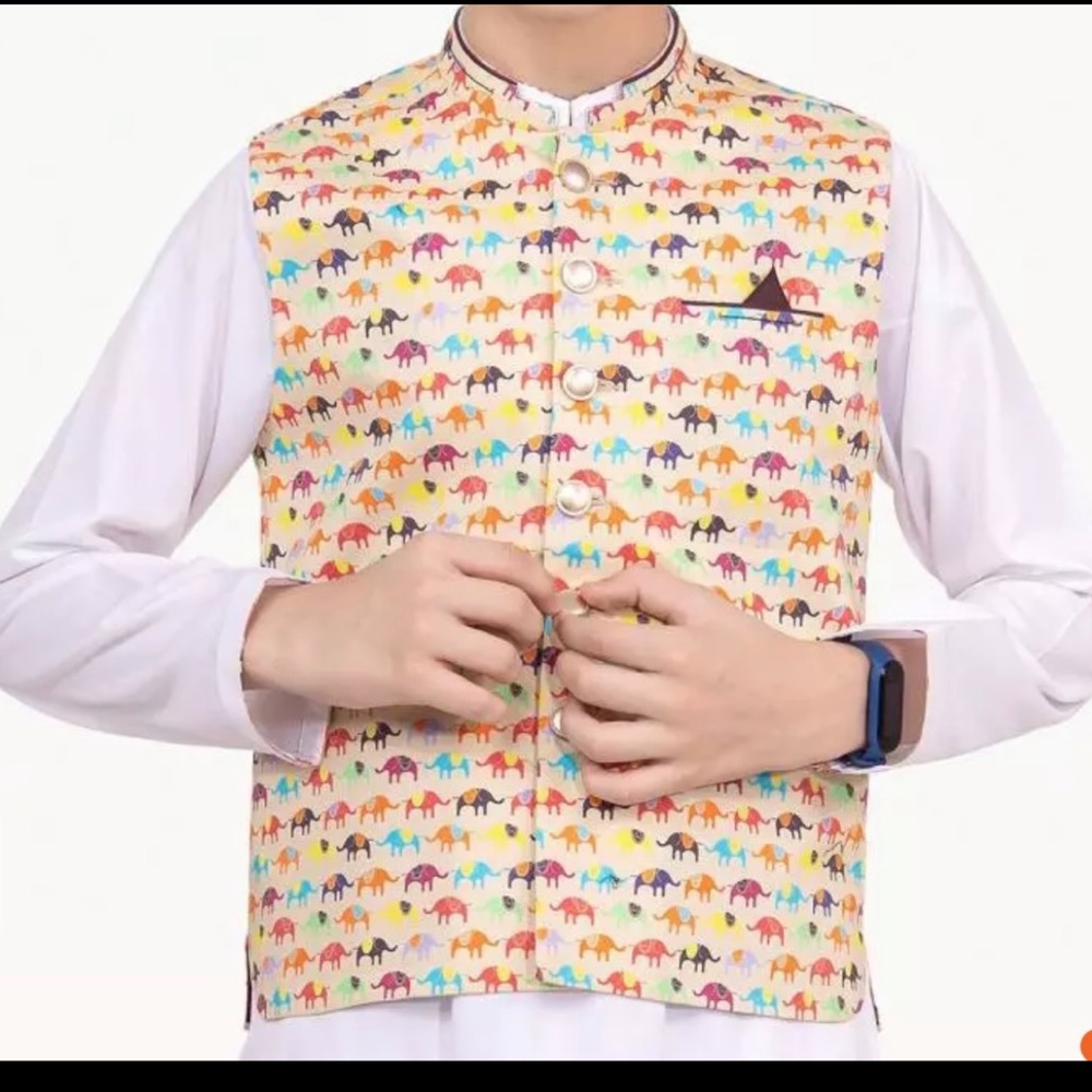 Eid special
Boy's Multi & White Waist Coat Suit
